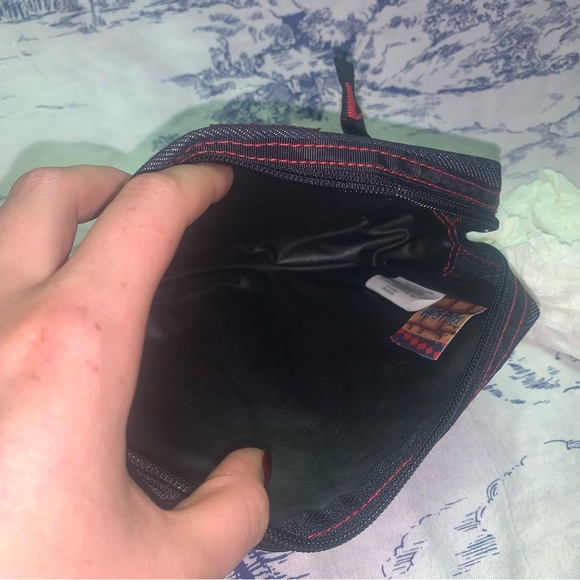 Harry Potter Hogwarts Letter Bi-Fold Wallet And Travel Pouch - Picture 13 of 13